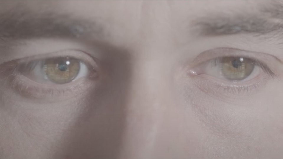 Laptop Screen Reflection in Eyes VFX Shot – (VFX Breakdown – Before/After) – Adobe After Effects